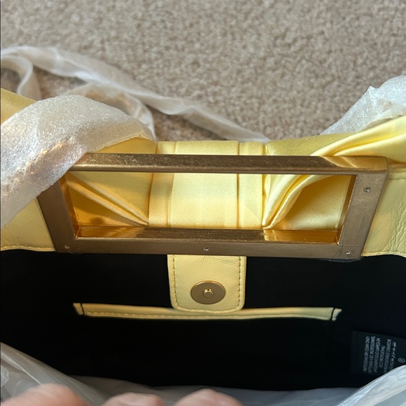 New Alice and Olivia Semira bow bag - Picture 7 of 10